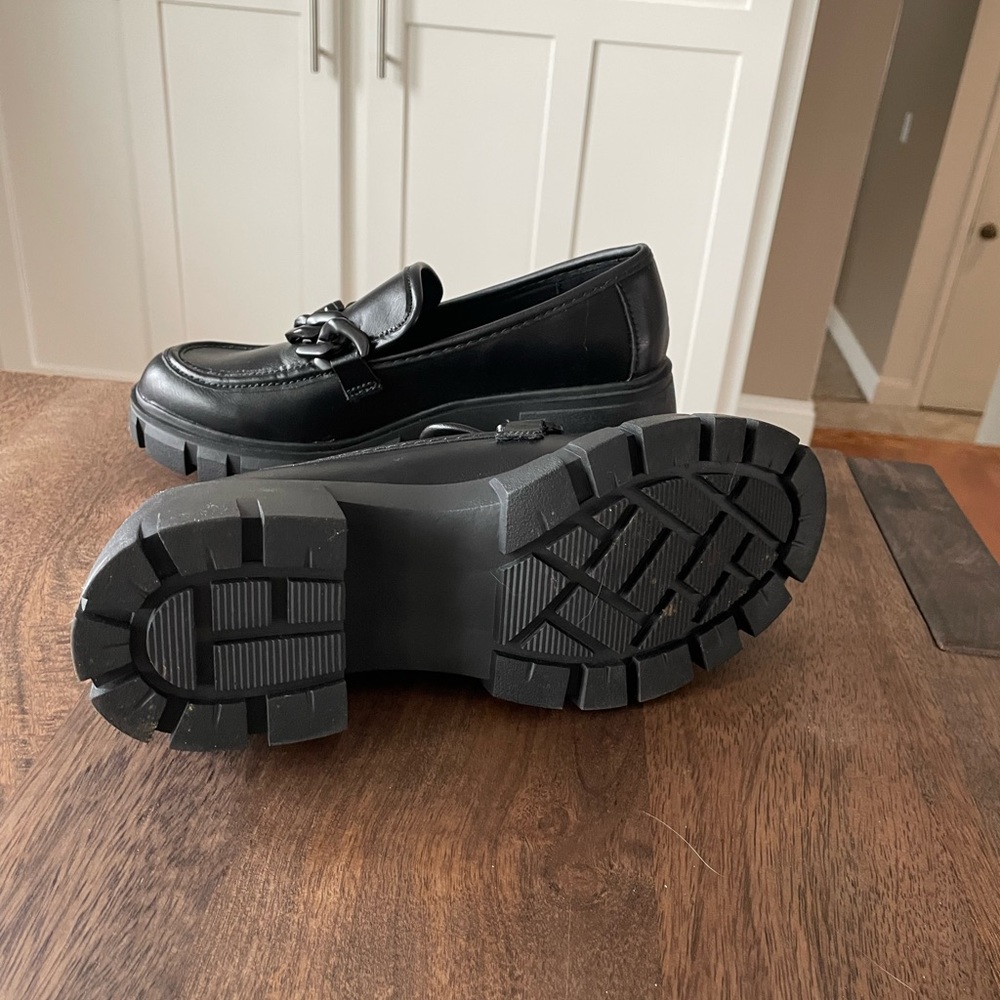 Madden Girl Hoxton Chain Lug Sole Platform Loafers Bl… Gem